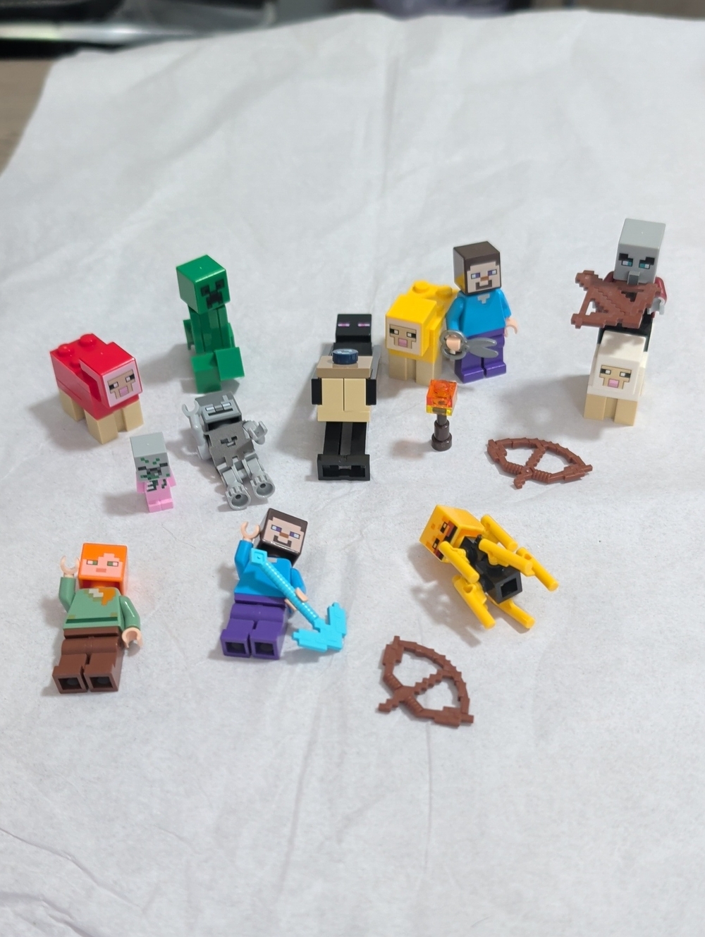 Lego Minecraft Lot Of Minifigures And Accessories